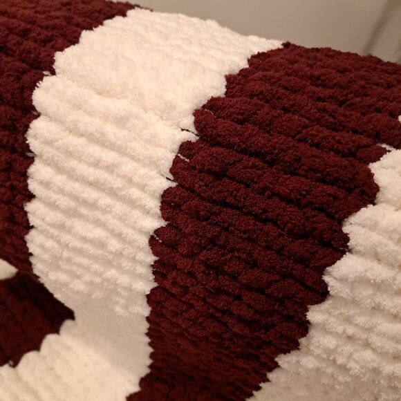 Handmade chenille blanket - Picture 4 of 14